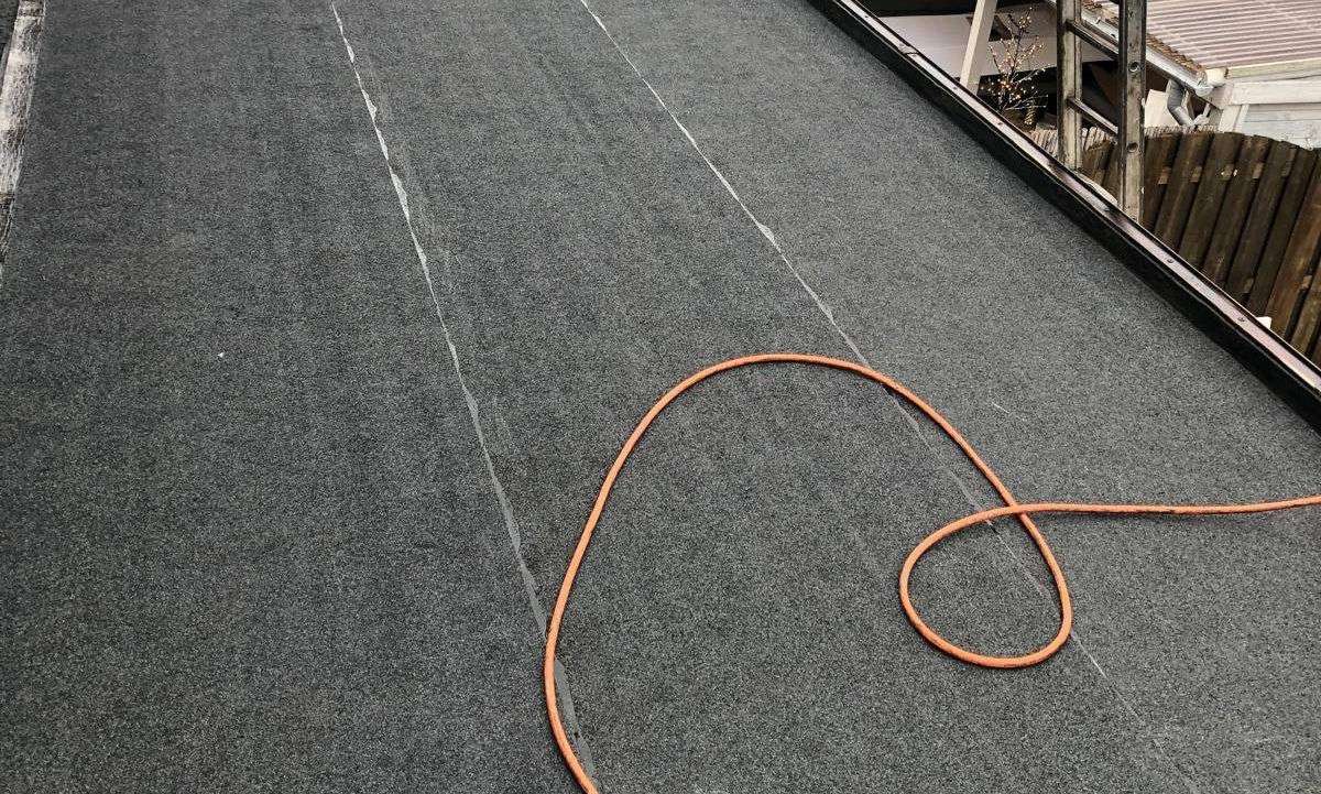 Nieuw bitumen dak aangelegd in Zeewolde Nieuw bitumen dak aangelegd in Zeewolde